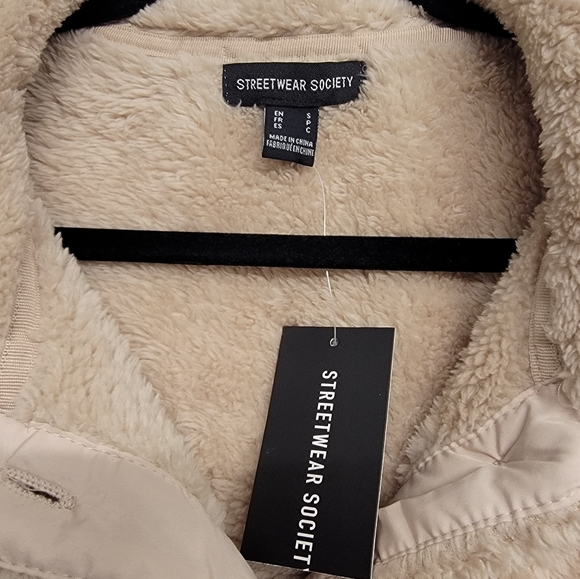Streetwear Society Brown Plush Oversized Soft Teddy Jacket with Pockets & Button - Picture 6 of 8